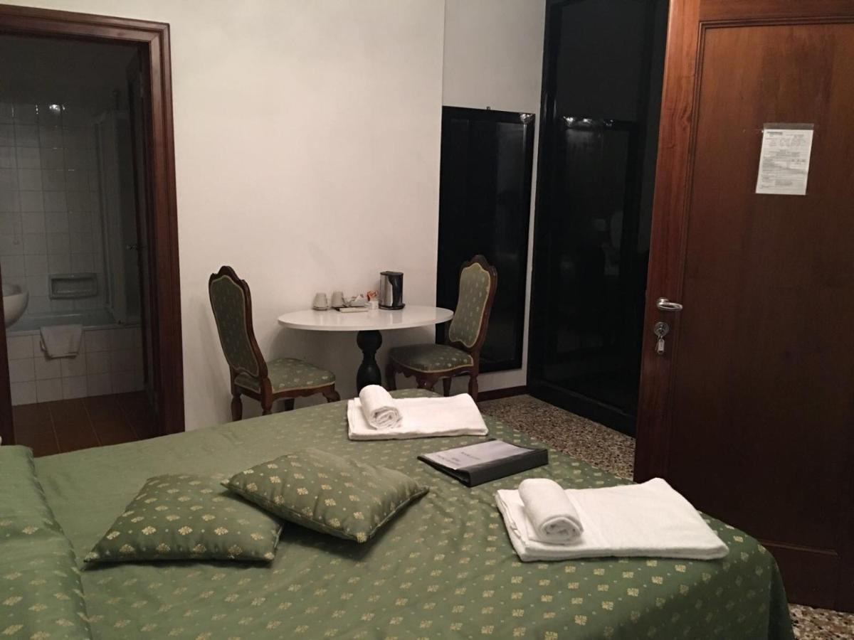 Casa Dolce Hotell Venedig Rum bild